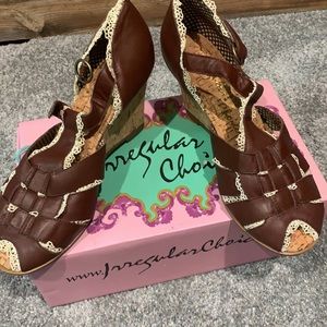 NIB Irregular Choice wedge leather & lace sandals